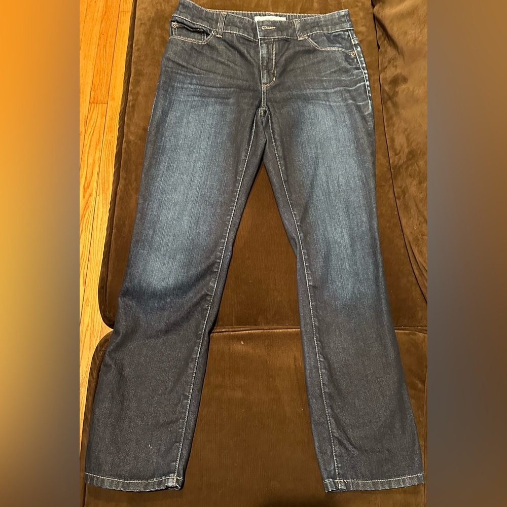 Chicos Platinum Denim Ultimate Fit Slim Leg Dark Blue faded SZ. 0 In Gre…